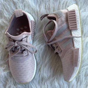 NMD R1 CHALK PEARL WMNS SNEAKERS